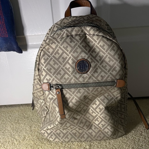 Tommy Hilfiger backpack purse - Picture 1 of 6
